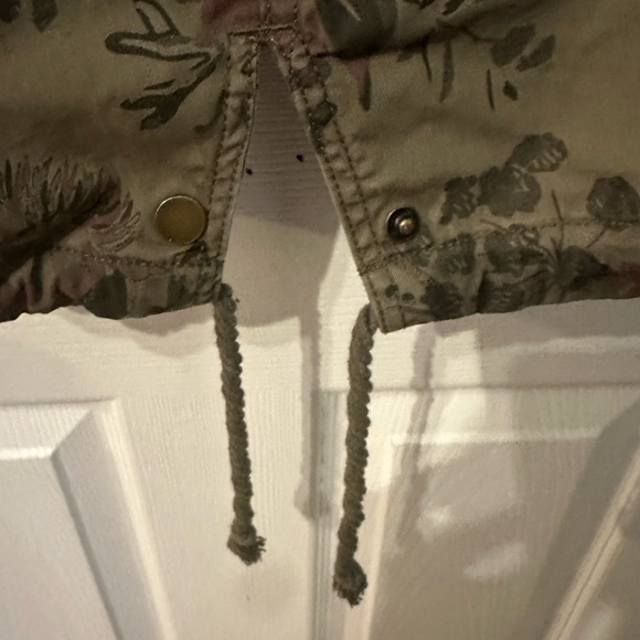 Kismet camo army green floral button zipper front hood drawstring coat jacket - Picture 3 of 12